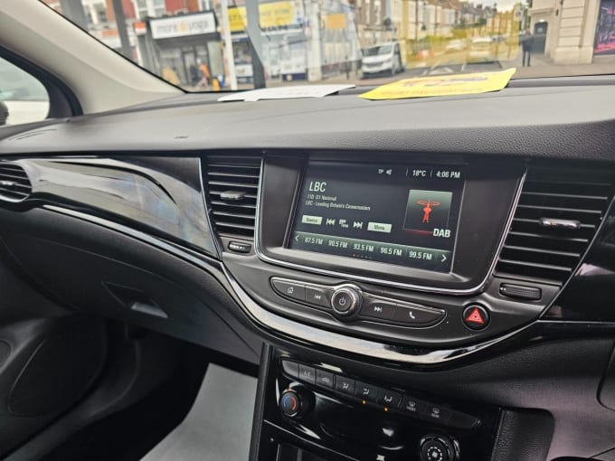 2025 Vauxhall Astra