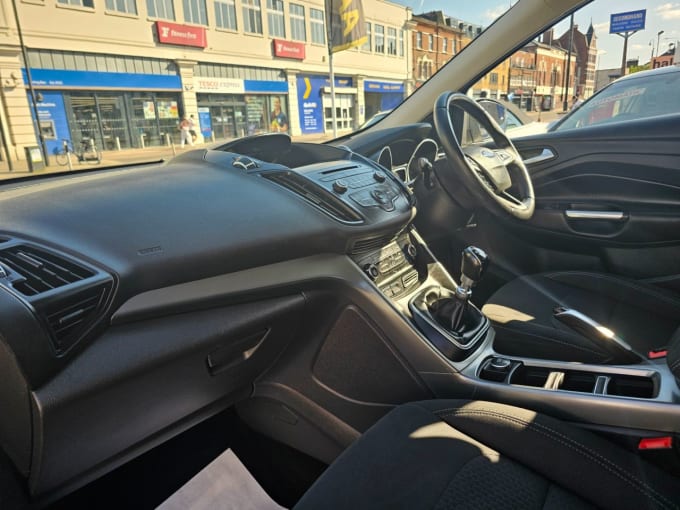 2025 Ford Kuga