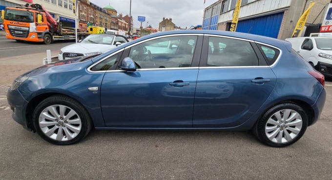 2025 Vauxhall Astra