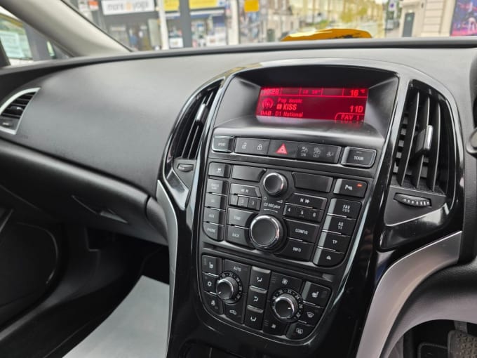 2025 Vauxhall Astra