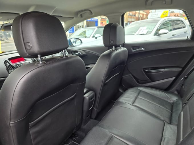 2025 Vauxhall Astra