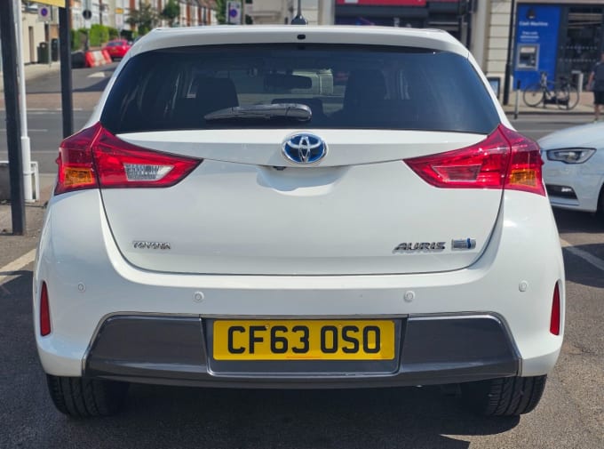 2025 Toyota Auris