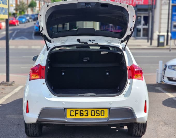 2025 Toyota Auris