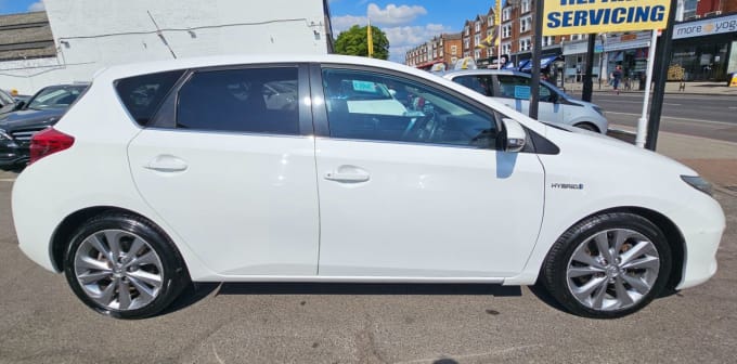 2025 Toyota Auris