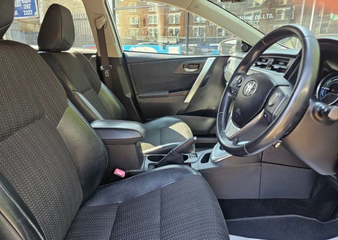 2025 Toyota Auris