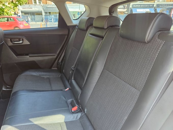 2025 Toyota Auris