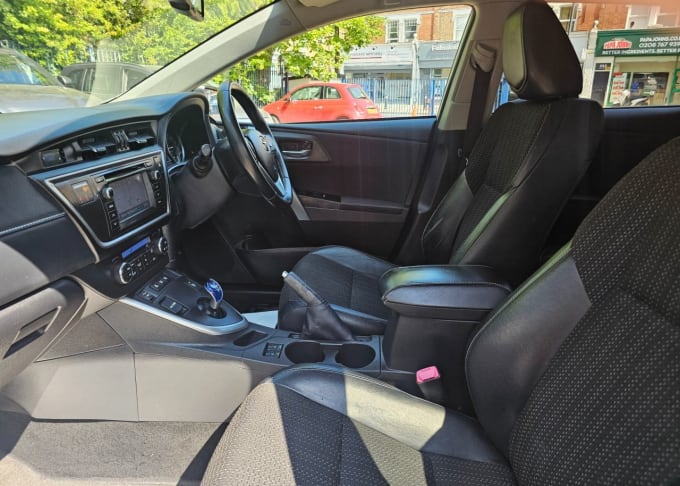2025 Toyota Auris