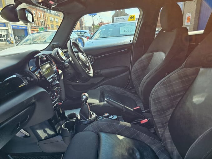 2025 Mini Hatch