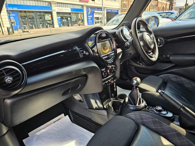 2025 Mini Hatch
