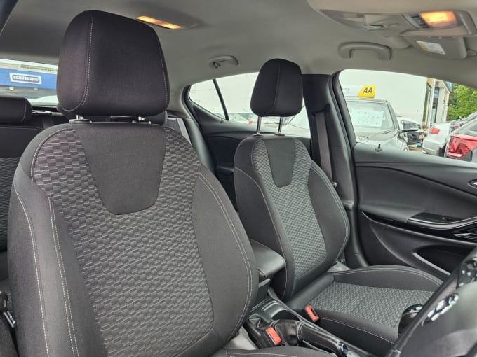 2025 Vauxhall Astra