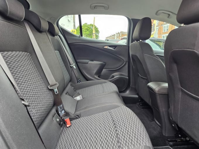 2025 Vauxhall Astra