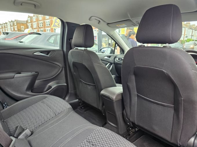 2025 Vauxhall Astra