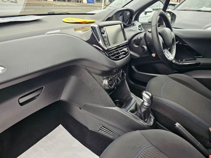 2025 Peugeot 208