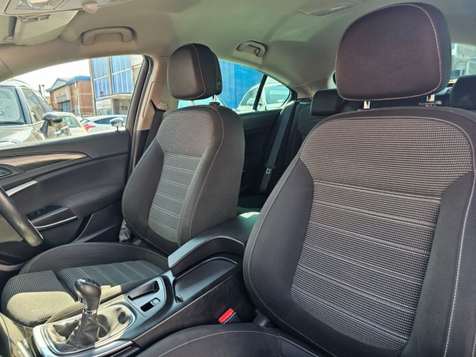 2025 Vauxhall Insignia