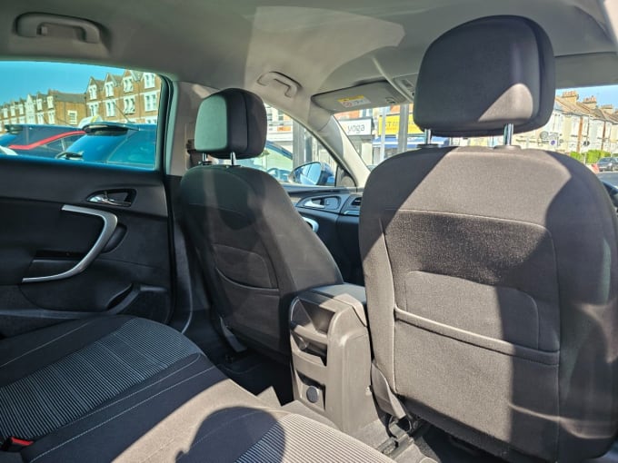 2025 Vauxhall Insignia