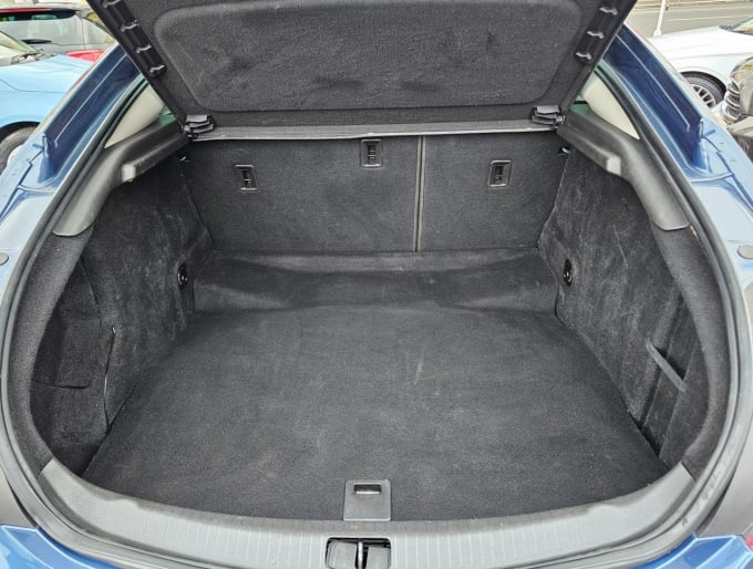 2025 Vauxhall Insignia