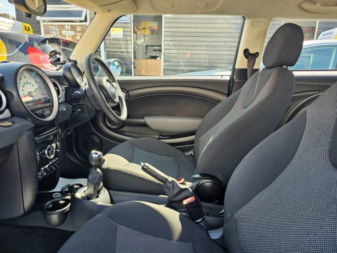 2025 Mini Hatch