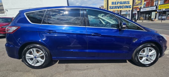 2025 Ford S-max