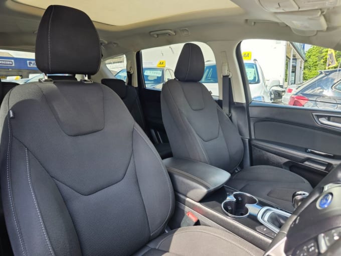 2025 Ford S-max