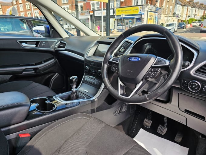 2025 Ford S-max