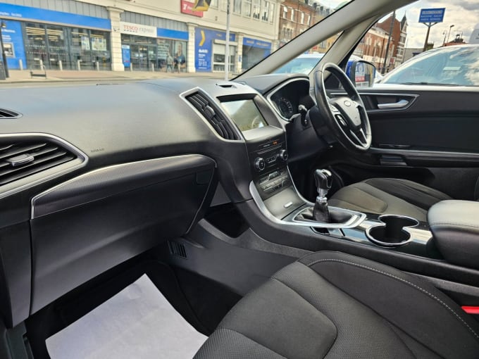 2025 Ford S-max