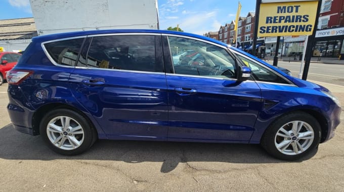 2025 Ford S-max