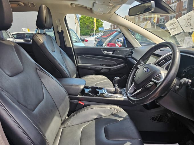 2025 Ford S-max