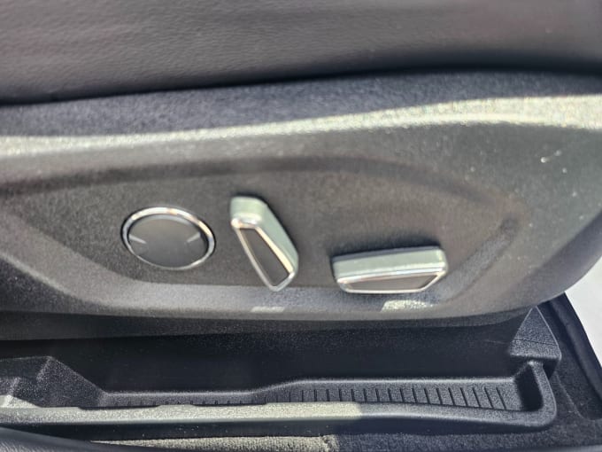 2025 Ford S-max