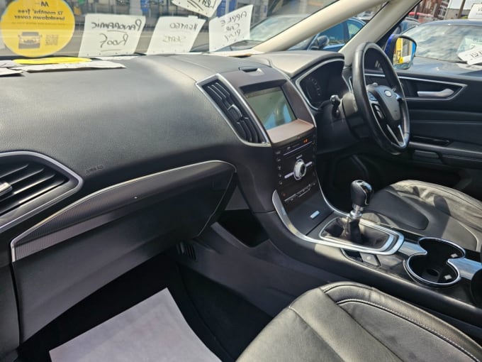 2025 Ford S-max