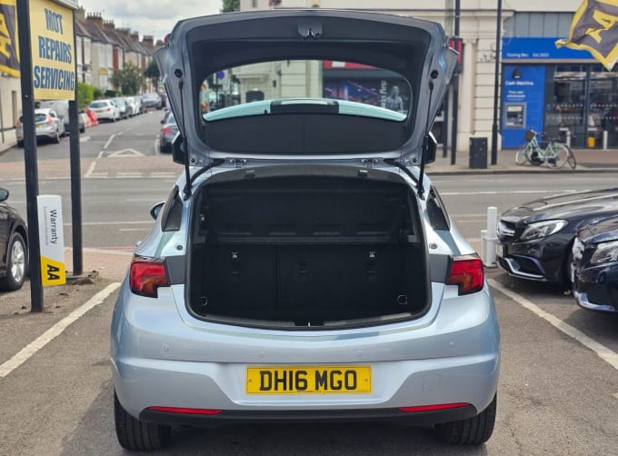 2025 Vauxhall Astra