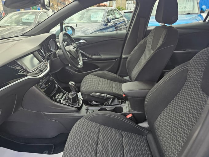2025 Vauxhall Astra