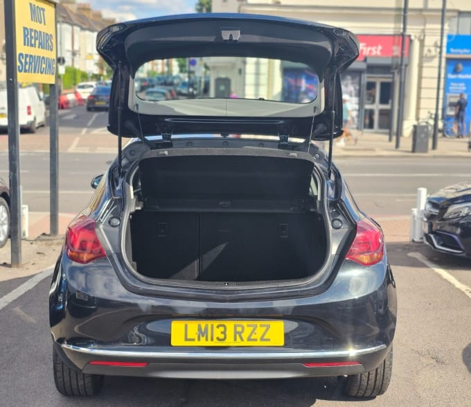 2025 Vauxhall Astra