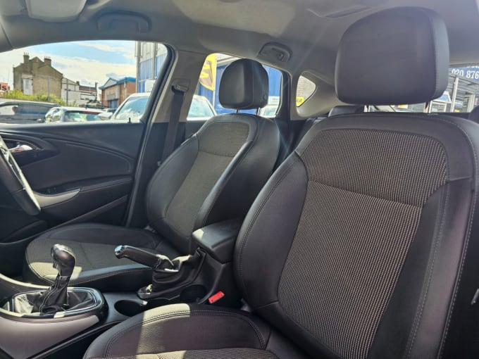 2025 Vauxhall Astra