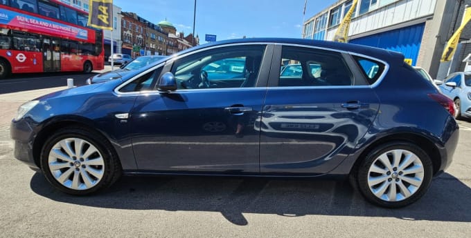 2025 Vauxhall Astra