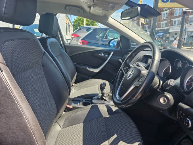 2025 Vauxhall Astra