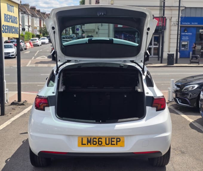 2025 Vauxhall Astra