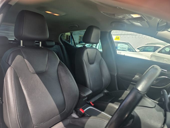 2025 Vauxhall Astra