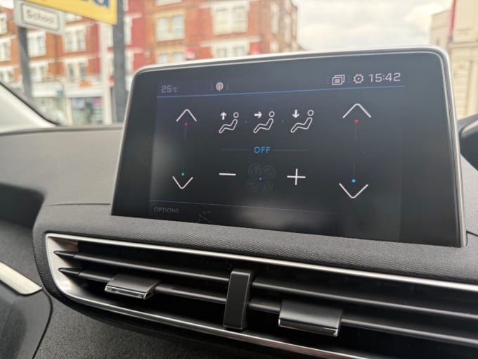 2025 Peugeot 3008