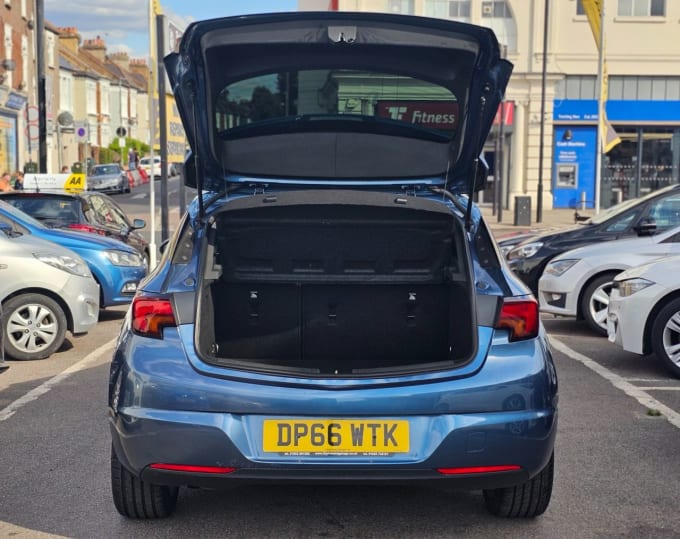 2025 Vauxhall Astra