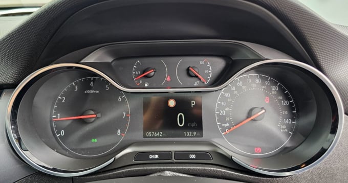 2025 Vauxhall Crossland X