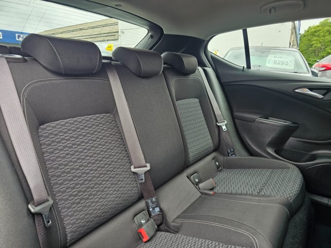 2025 Vauxhall Astra
