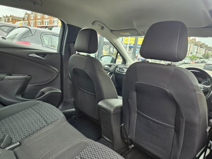 2025 Vauxhall Astra
