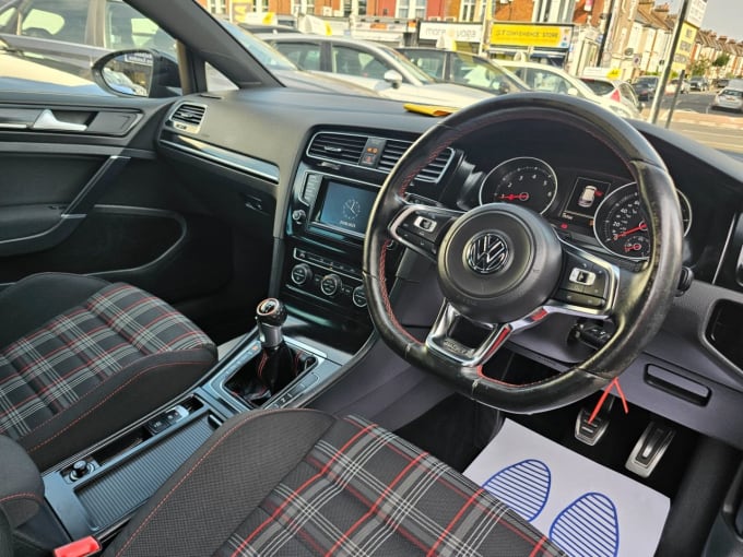 2025 Volkswagen Golf