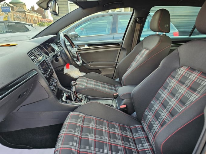 2025 Volkswagen Golf
