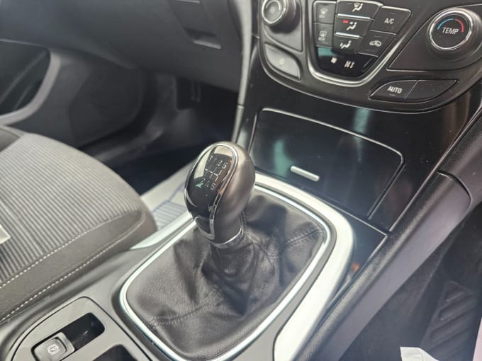 2025 Vauxhall Insignia
