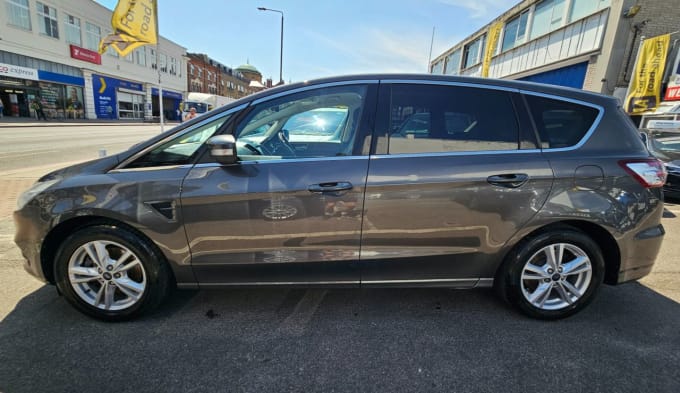 2025 Ford S-max