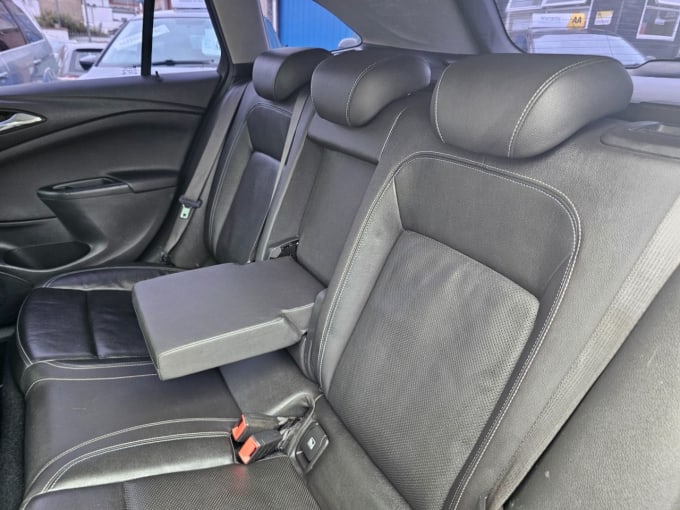 2025 Vauxhall Astra