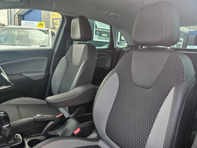 2025 Vauxhall Crossland X