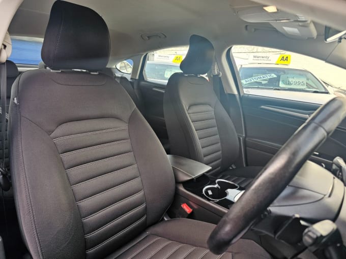 2025 Ford Mondeo