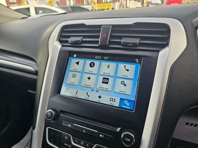 2025 Ford Mondeo